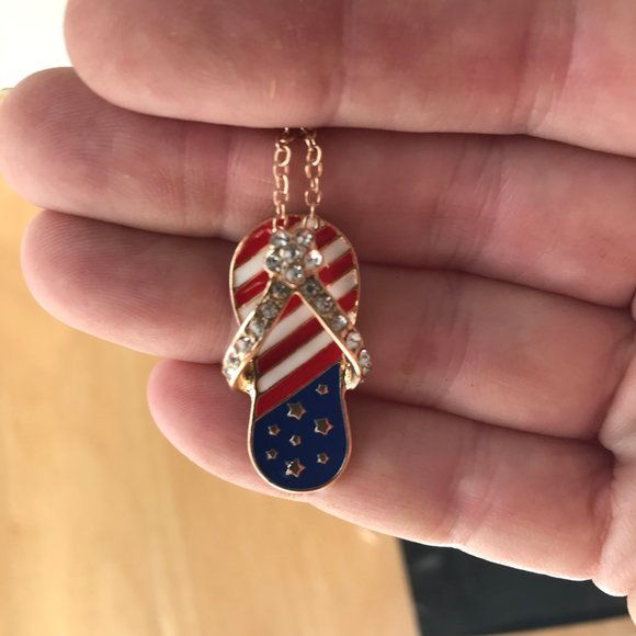 Patriotic Flip Flop Necklace 16" Chain Beach New - Picture 1 of 12